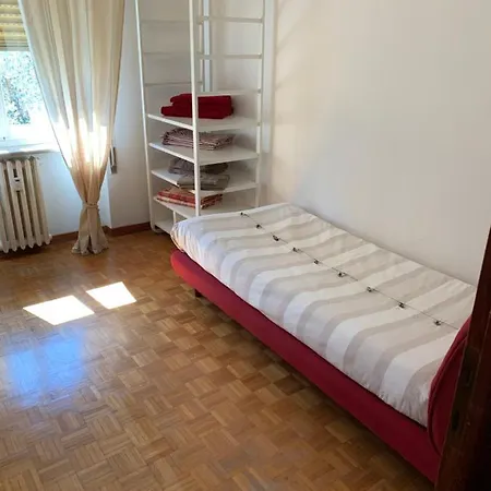 La Casa Di Loris Apartment *